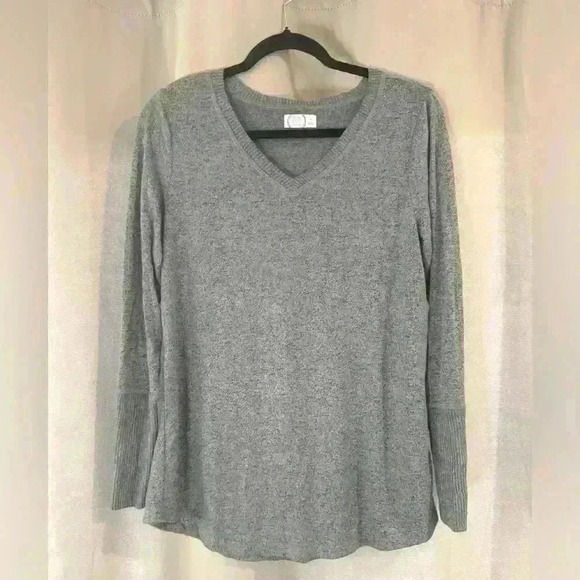 Women’s Gray 24/7 Maurices Top - Picture 1 of 7